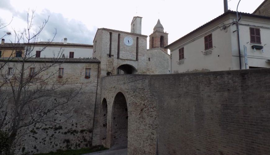Candelara, il borgo delle candele