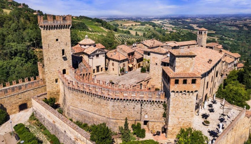 La storia degli Orsanti: a Vigoleno nacquero i primi artisti di strada