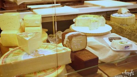 Sapori Alpini: La Magia del Caseificio Sociale Val di Fassa