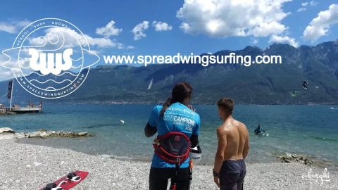 Spread Wings Surfing: Scuola di Kitesurf a Tremosine sul Garda