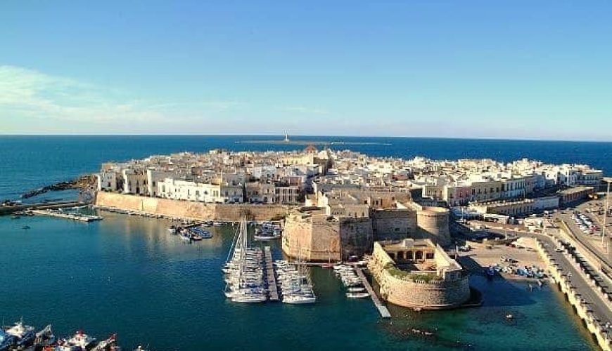 Gallipoli, la ‘città bella’ del Salento