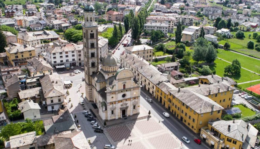 Tirano, un borgo che val bene… una messa!