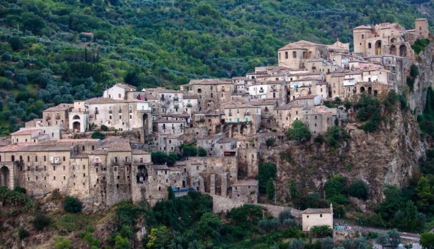 Conoscete Oriolo, la ‘Matera calabrese’?