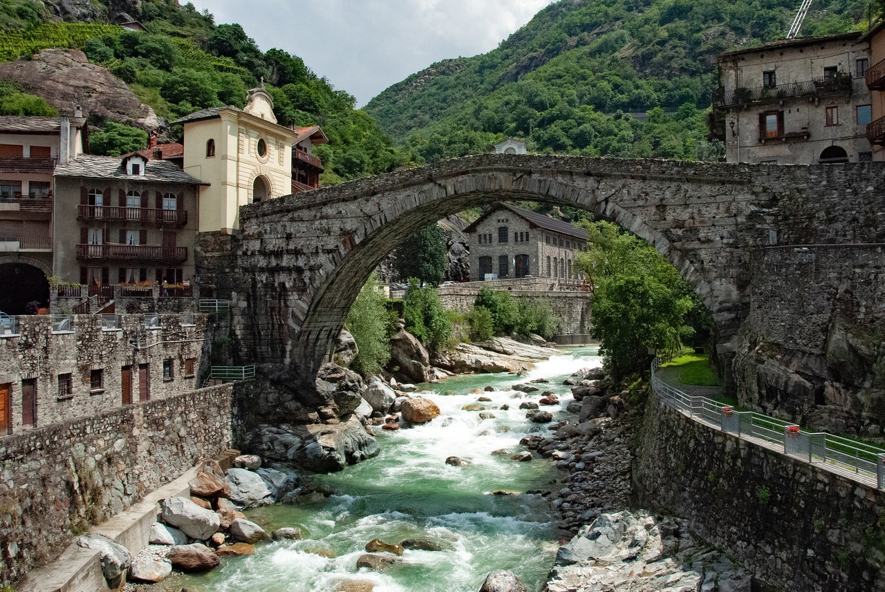Il Cammino Balteo: Un viaggio senza tempo tra borghi, castelli, vigneti e panorami in Valle d’Aosta