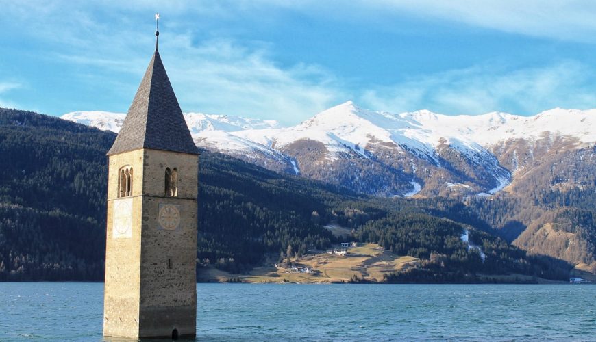 Il campanile del Lago di Resia e l’antico borgo sommerso