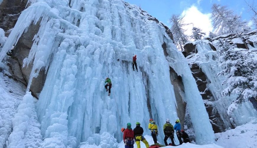 Le 3 cascate di ghiaccio italiane più suggestive da ammirare in inverno