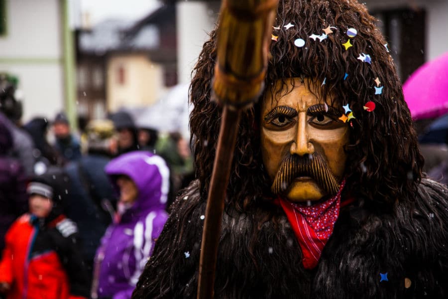 Le tradizioni di Carnevale più curiose dei borghi italiani