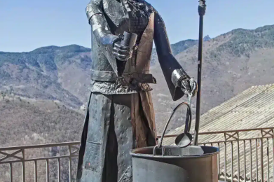 Monumento-dalla-strega-Triora