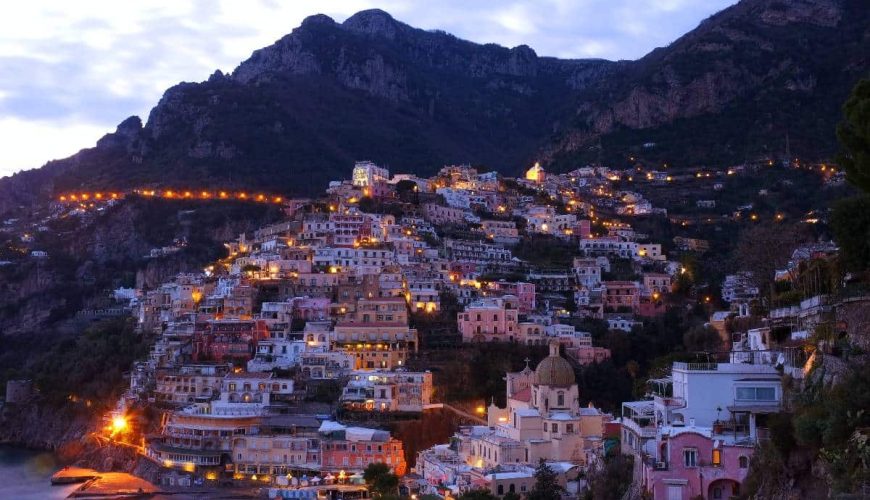 Positano tra leggende, spiaggette incantevoli e moda