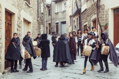 Carnevale-di-Gavoi-sortilla-e-tumbarinos