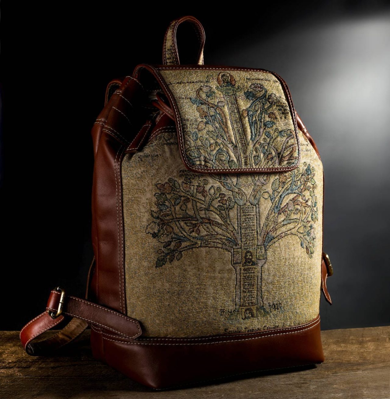 Tessiture Artistiche & Scuola Tappeti Caruso