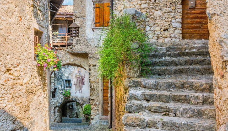 Il fascino di Canale di Tenno: un borgo che incanta