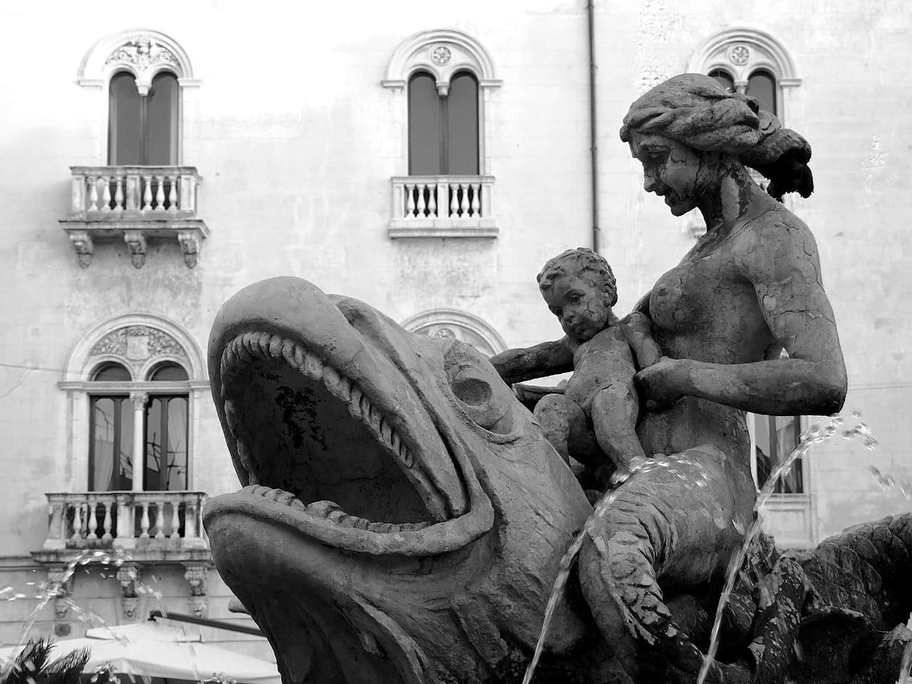 La fontana di Diana di Ortigia ritorna, finalmente, in tutto il suo splendore