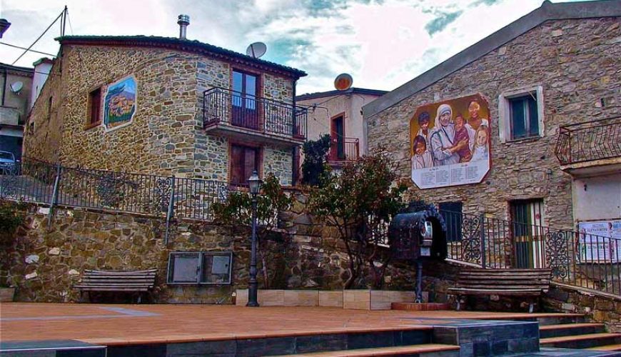 Plataci, dove i murales raccontano il passato