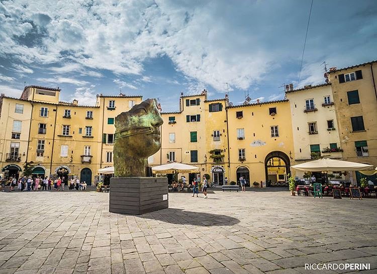 Piazza Anfiteatro - Lucca