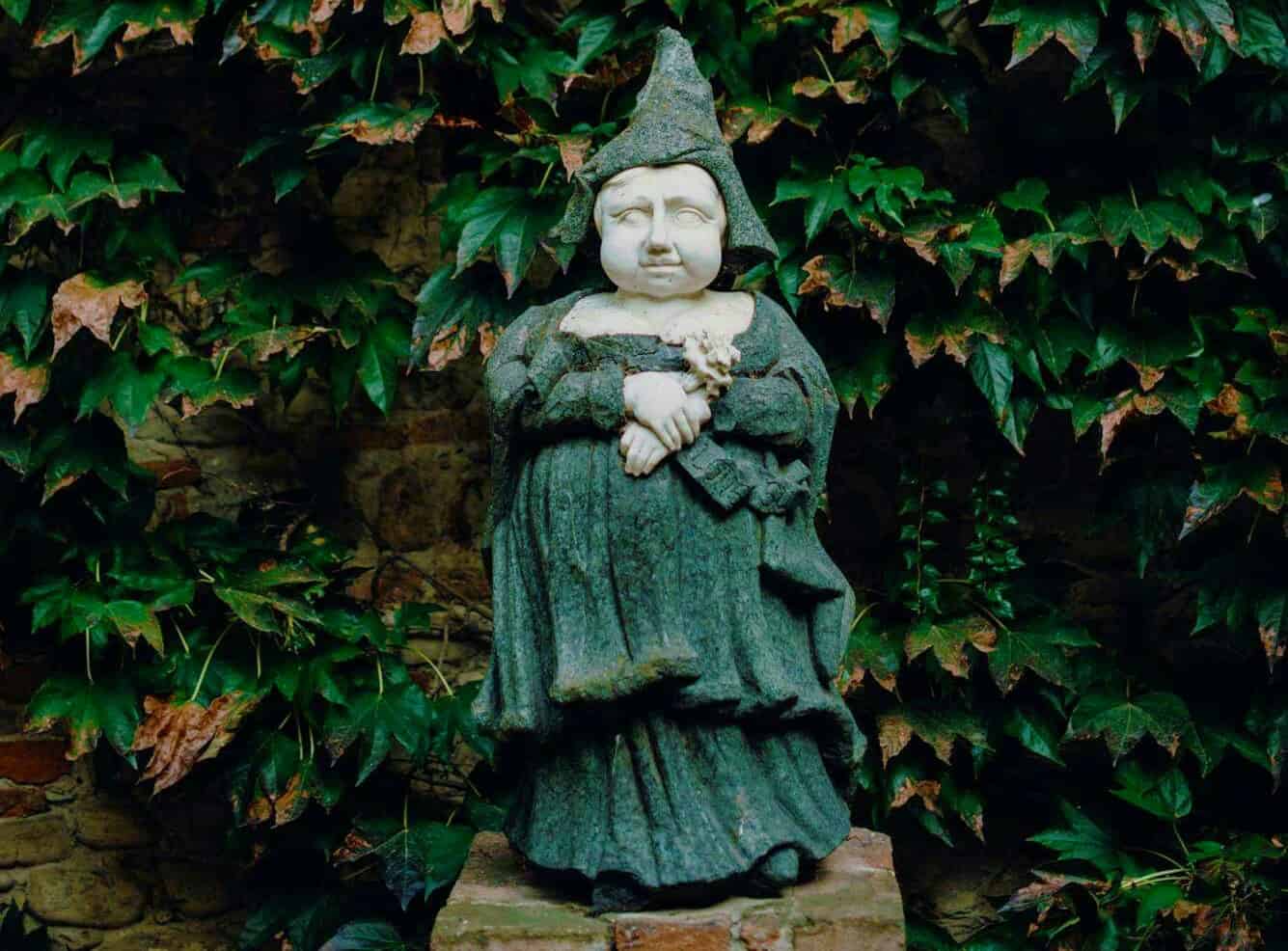 La leggenda di Aloisa, il fantasma degli innamorati del borgo di Grazzano Visconti