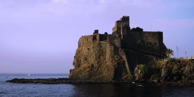 La leggenda di Maria la Bella e il Castello di Brolo