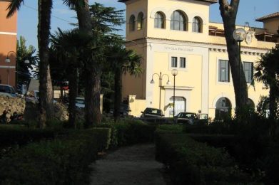 Lanuvio-scuola-maschile-Adriano