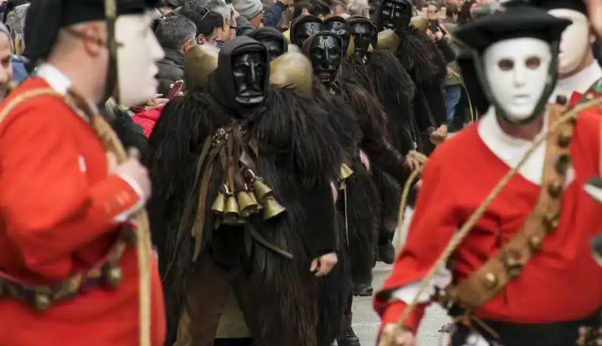 I più antichi e suggestivi festeggiamenti di Carnevale nei borghi italiani