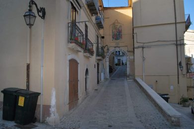 Per-le-strade-di-Candela-stylos65