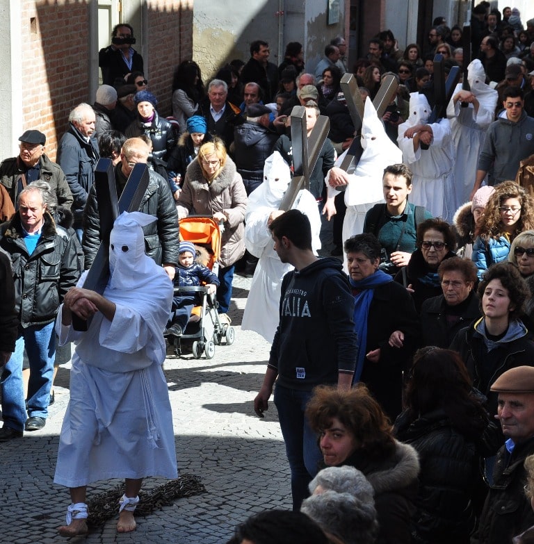 Processione delle catene a Troia
