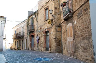 Tra-i-vicoli-di-Acquaviva-Collecroce-Vittorio-Catenazzo