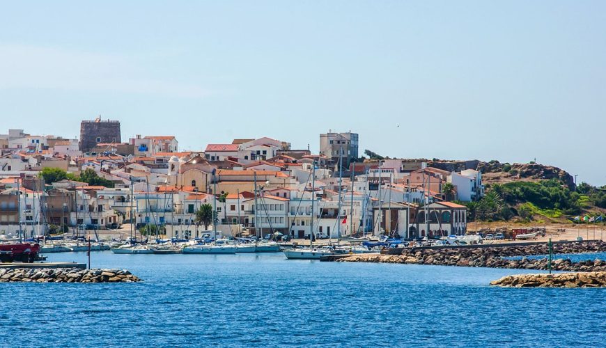 Traghetti Sardegna: come raggiungere i borghi più affascinanti dell’isola via mare
