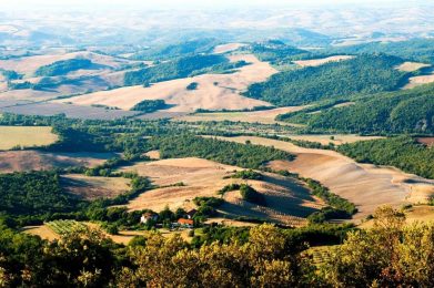 Panorama-di-Pomarance-Draculina-Anne