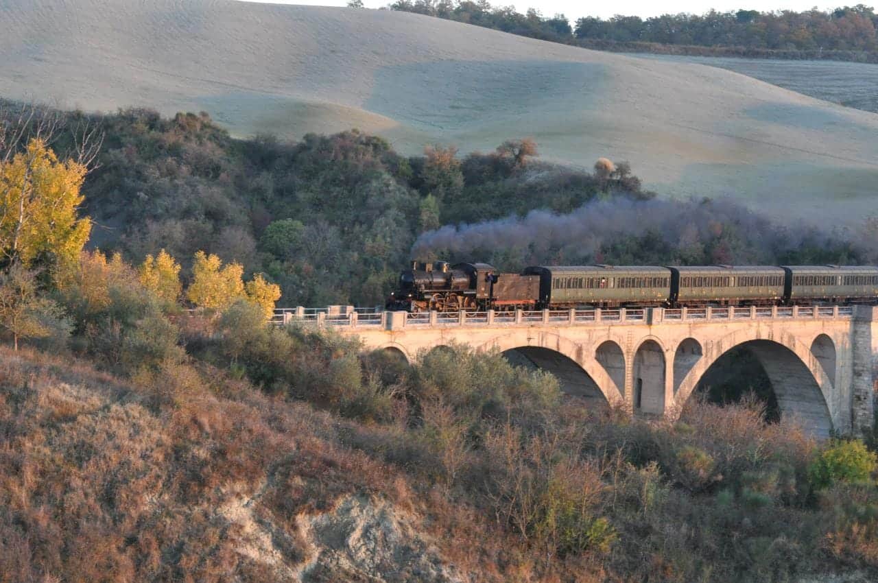Esplorare l’Italia in treno: Percorsi panoramici e fermate nascoste