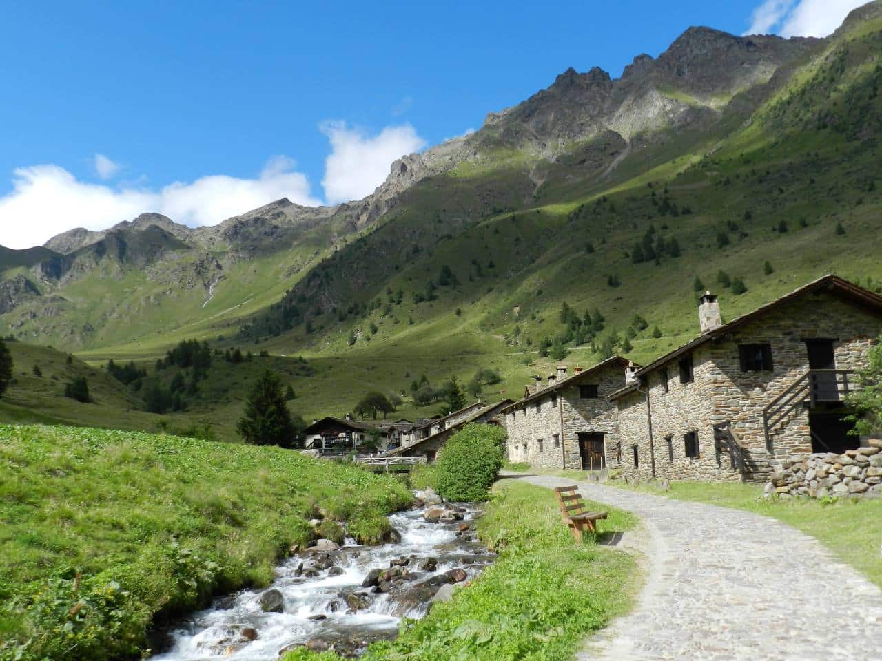 Scopri Ponte di Legno e le sue meravigliose borgate alpine