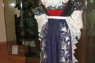 Costume-tipico-Tiriolo-lebateleur-_6_11zon
