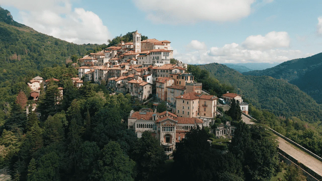 Dalla spiritualità al turismo: la storia del Sacro Monte e del Campo dei Fiori