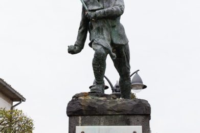 Monumento-ai-caduti-Savignano-Irpino-foto-di-Vito-Galgano