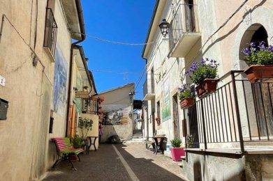Scontrone-vicolo