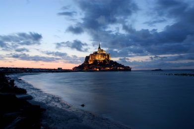Mont-Saint-Michel-di-sera