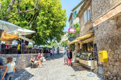 Tpici-vicoli-di-Saint-Paul-de-Vence